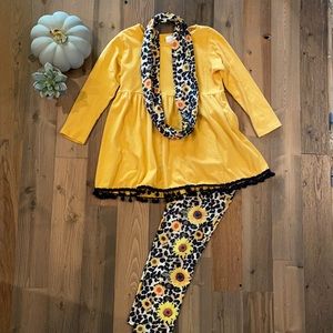 Size 8/9 mustard long 3/4 sleeve sunflower animal leggings set outfit with scarf